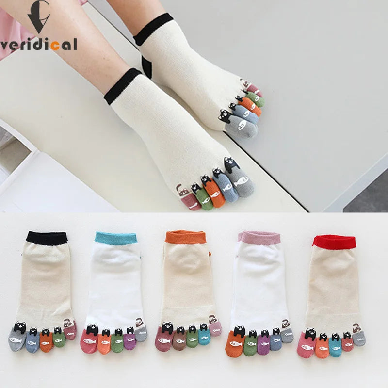 Cute Ankle 5 Finger Socks Boat Woman Cotton Bear Dispensing White Fashion Casual Harajuku Girl No Show Toe Socks 4 Seasons